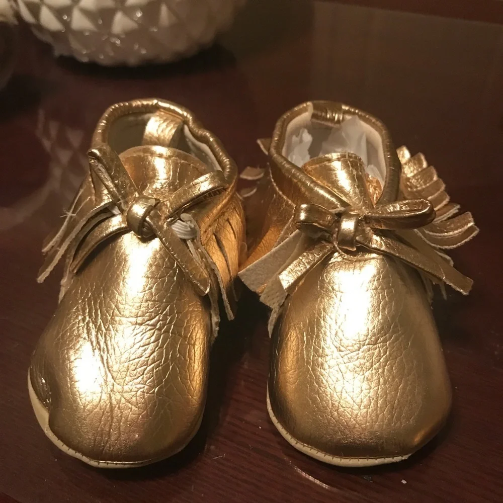 🎈Adorable Gold Moccasins